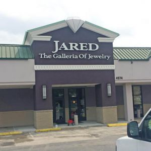 Outdoor painting of Jared Jewelery
